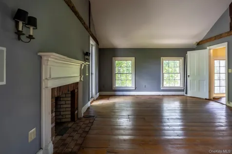 1197 Bulls Head Road Clinton Corners NY 12514