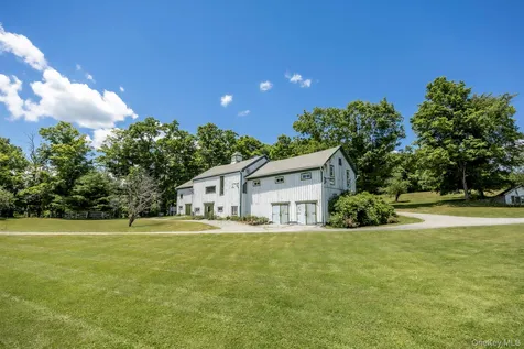 1197 Bulls Head Road Clinton Corners NY 12514