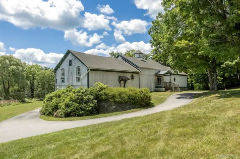 1197 Bulls Head Road Clinton Corners NY 12514