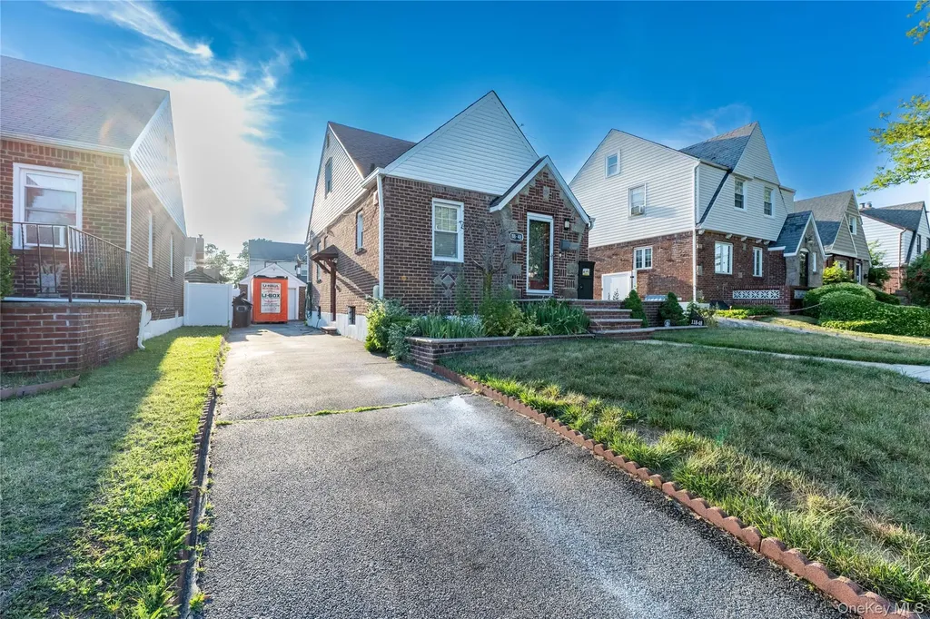 118 48 222nd Street Cambria Heights NY 11411