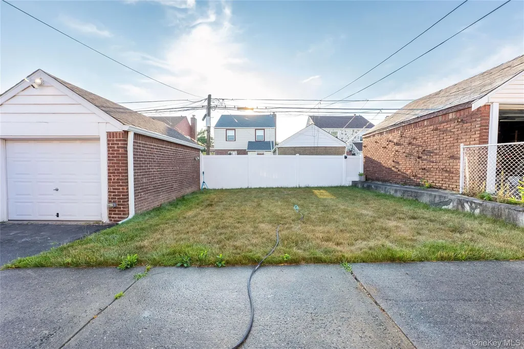 118 48 222nd Street Cambria Heights NY 11411