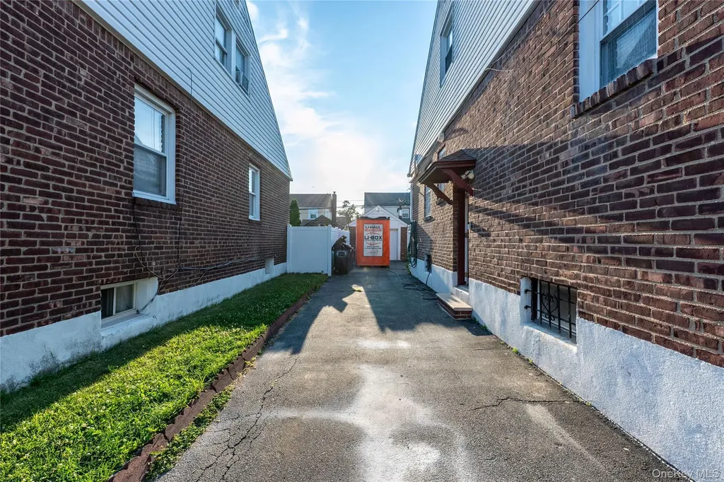 118 48 222nd Street Cambria Heights NY 11411