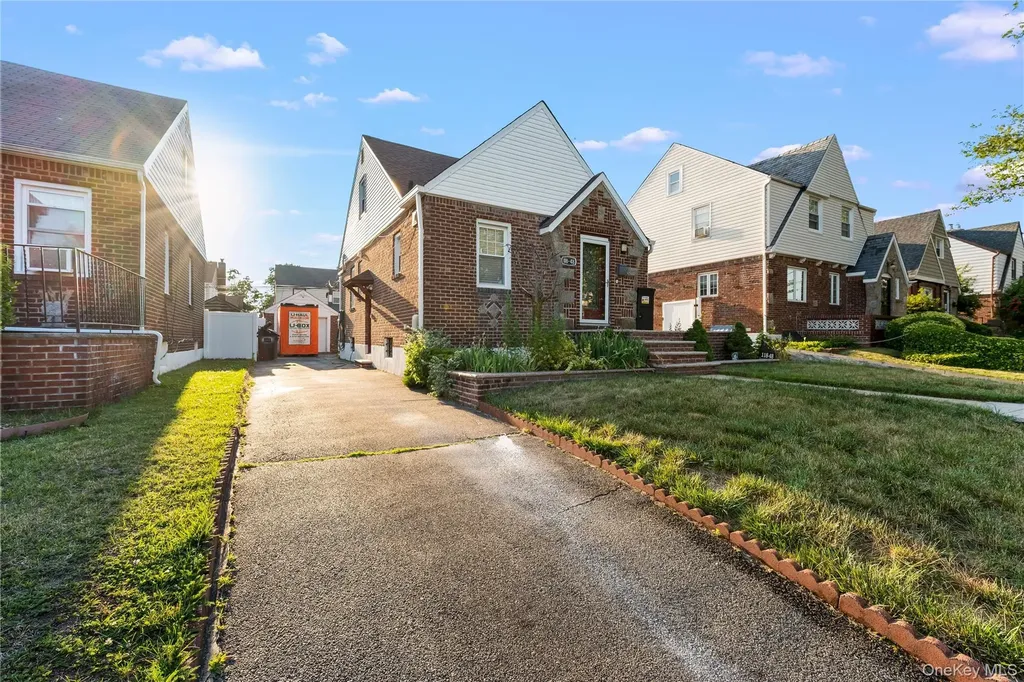 118 48 222nd Street Cambria Heights NY 11411