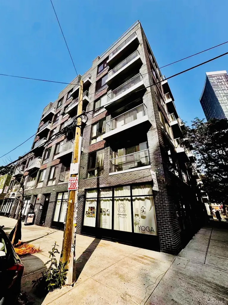 27-05 41st Avenue Long Island City NY 11101