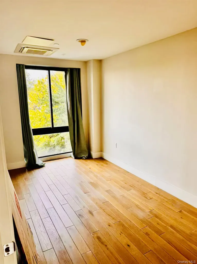 27-05 41st Avenue Long Island City NY 11101