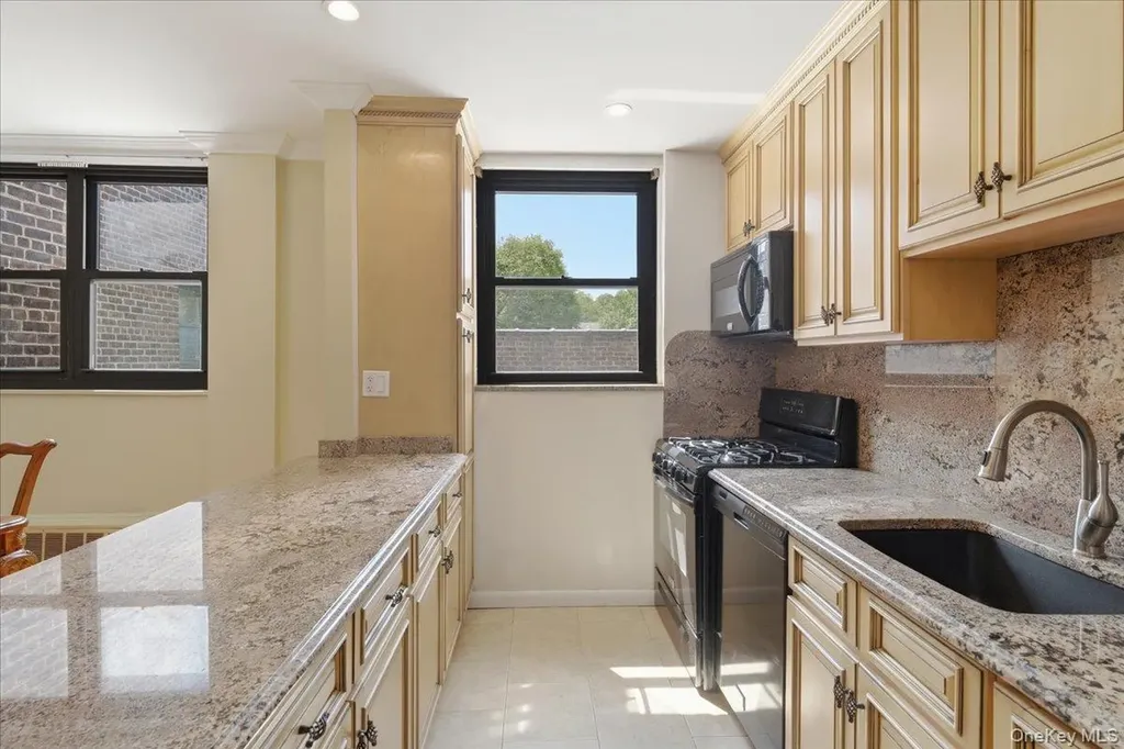 86-22 155th Howard Beach NY 11414