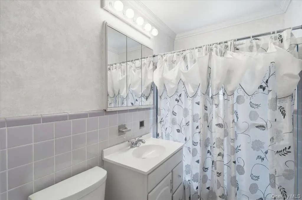 86-22 155th Howard Beach NY 11414