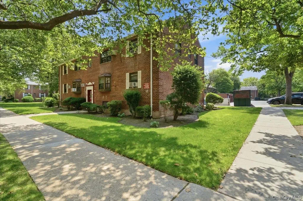 86-22 155th Howard Beach NY 11414