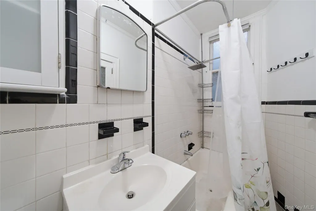 7935 Myrtle Avenue Ridgewood NY 11385