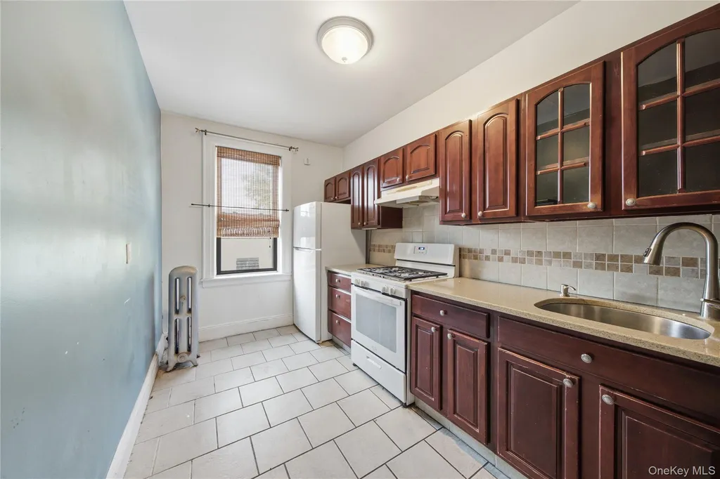7935 Myrtle Avenue Ridgewood NY 11385