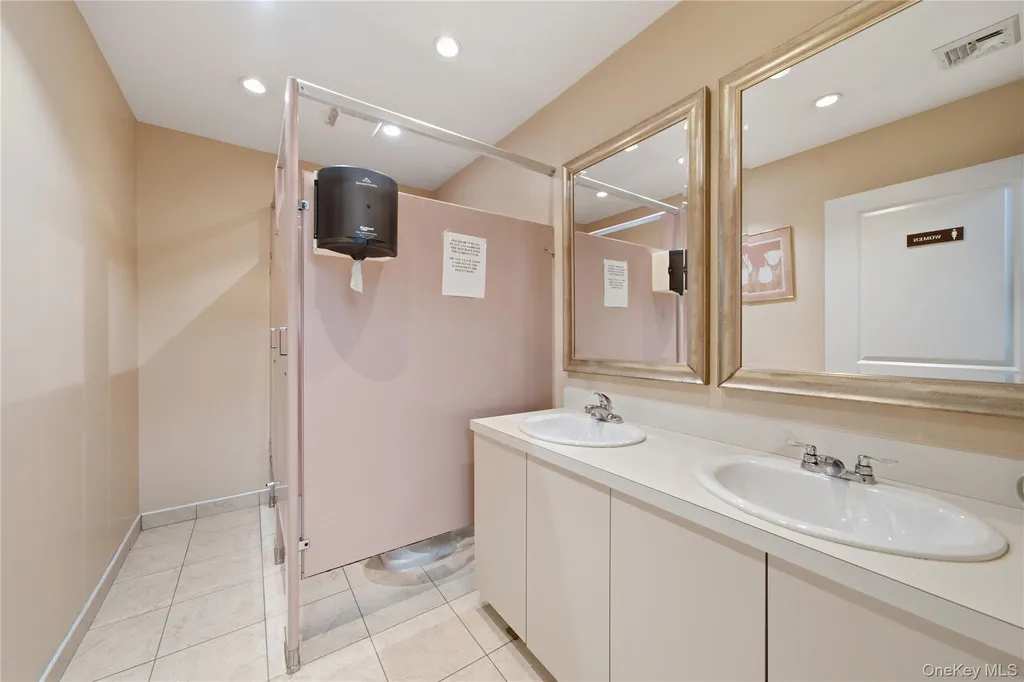 7935 Myrtle Avenue Ridgewood NY 11385
