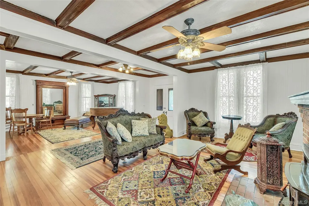 430 Montauk Highway East Moriches NY 11940