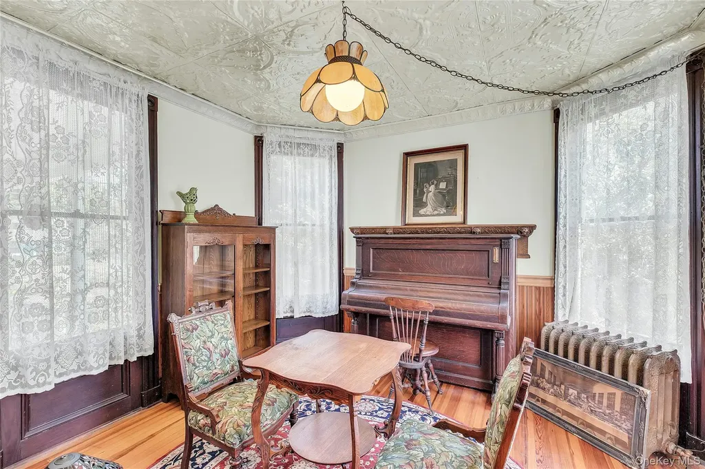 430 Montauk Highway East Moriches NY 11940
