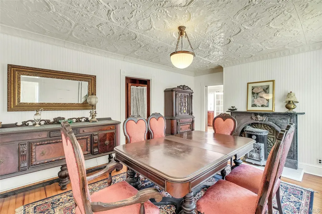 430 Montauk Highway East Moriches NY 11940