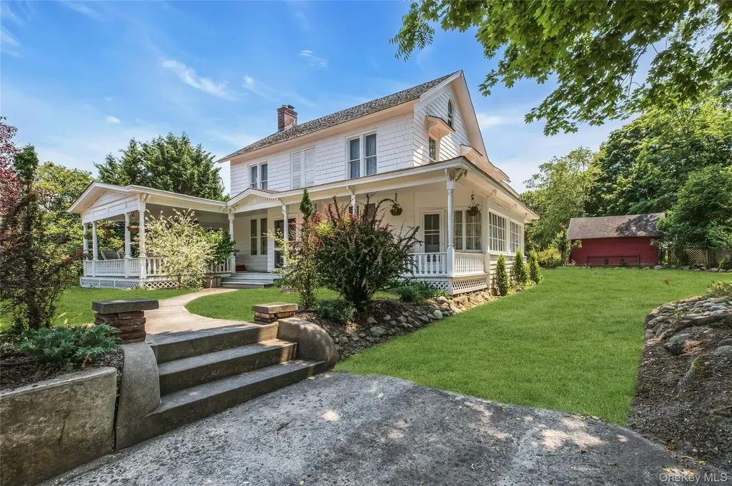 430 Montauk Highway East Moriches NY 11940
