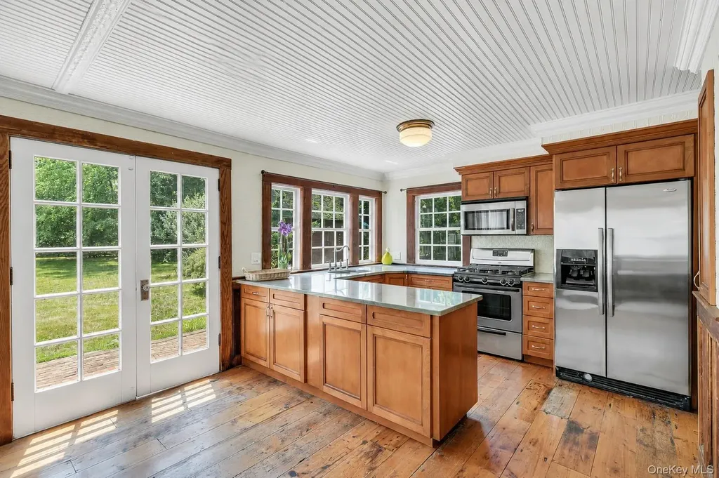430 Montauk Highway East Moriches NY 11940