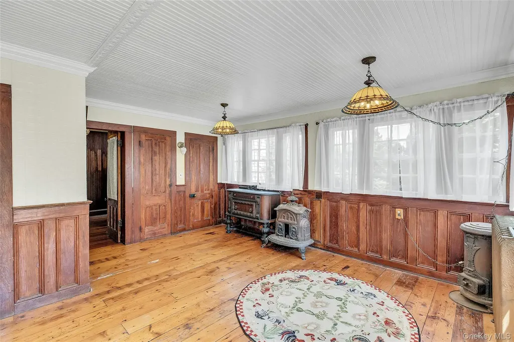 430 Montauk Highway East Moriches NY 11940