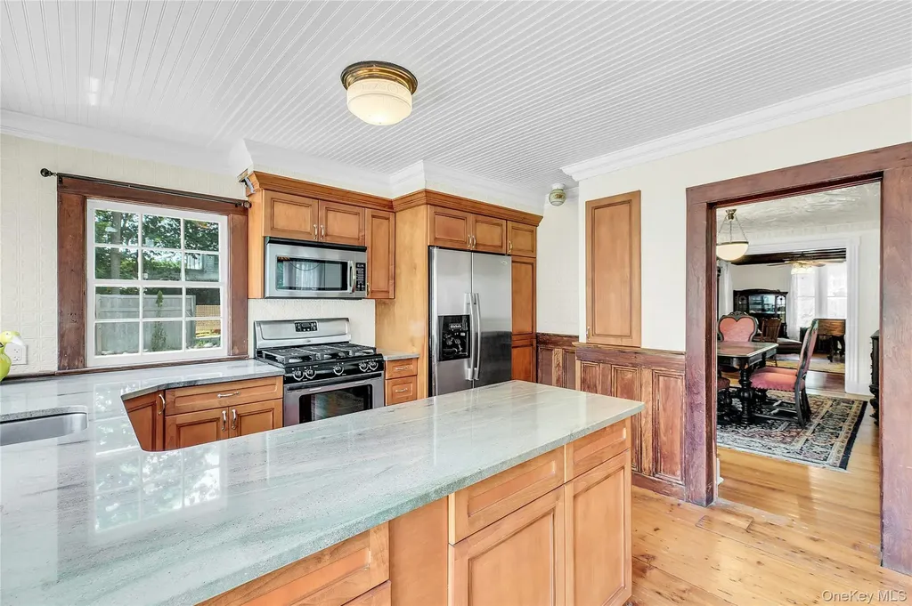 430 Montauk Highway East Moriches NY 11940
