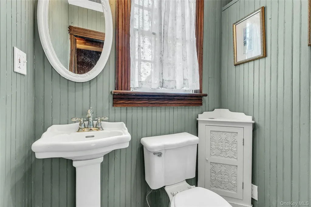 430 Montauk Highway East Moriches NY 11940