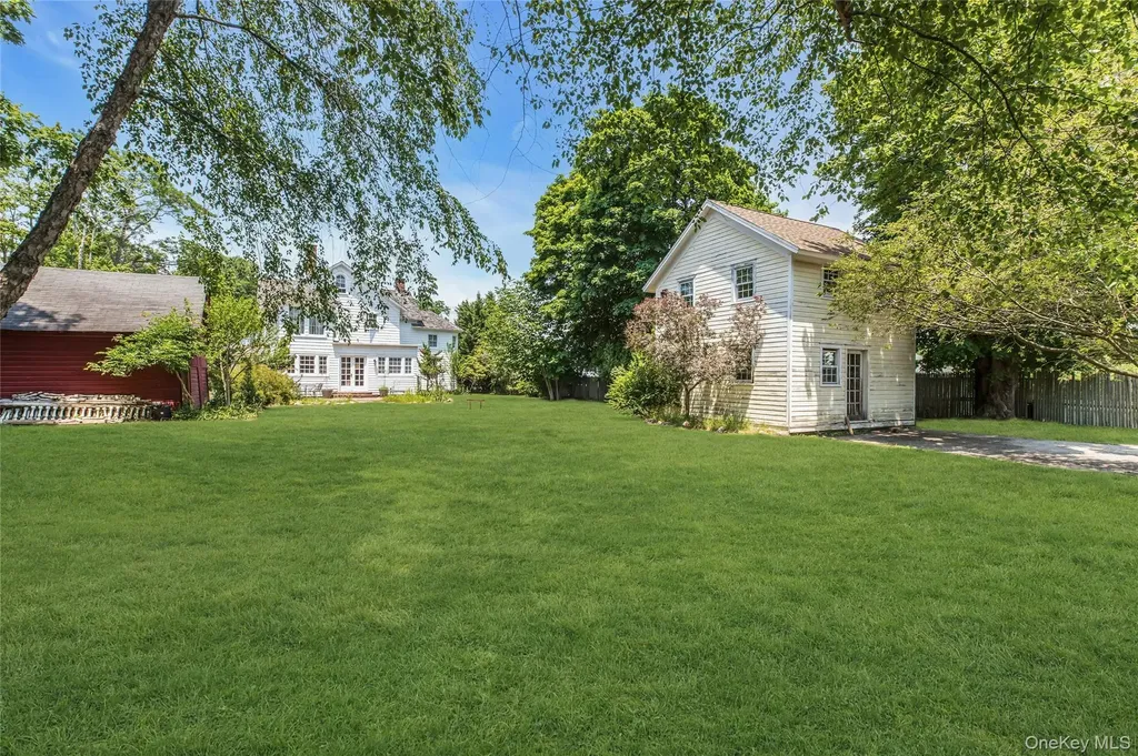 430 Montauk Highway East Moriches NY 11940