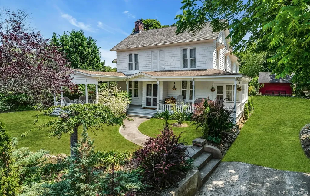 430 Montauk Highway East Moriches NY 11940