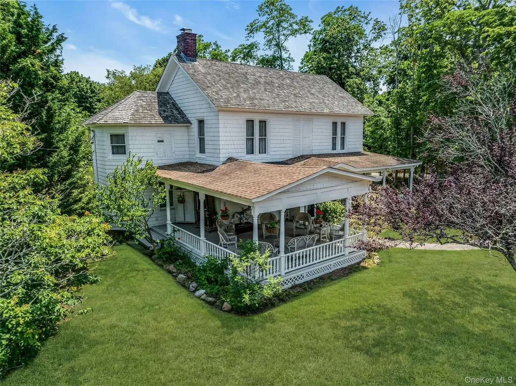 430 Montauk Highway East Moriches NY 11940