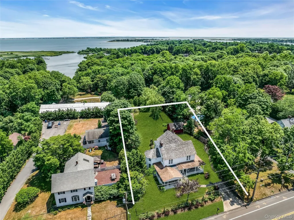 430 Montauk Highway East Moriches NY 11940