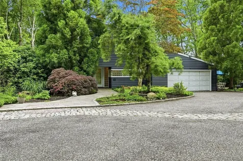 18 Nicole Court Manorville NY 11949