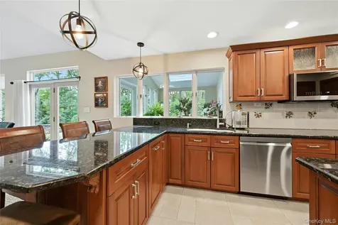 18 Nicole Court Manorville NY 11949
