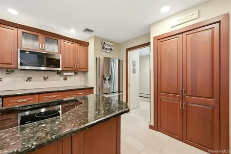 18 Nicole Court Manorville NY 11949
