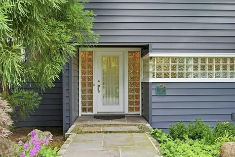18 Nicole Court Manorville NY 11949