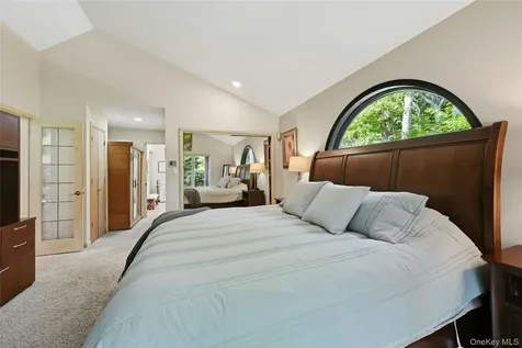 18 Nicole Court Manorville NY 11949