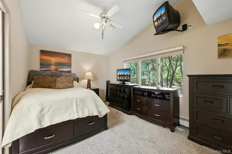 18 Nicole Court Manorville NY 11949
