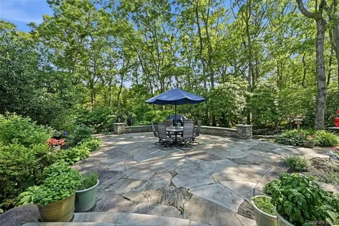 18 Nicole Court Manorville NY 11949