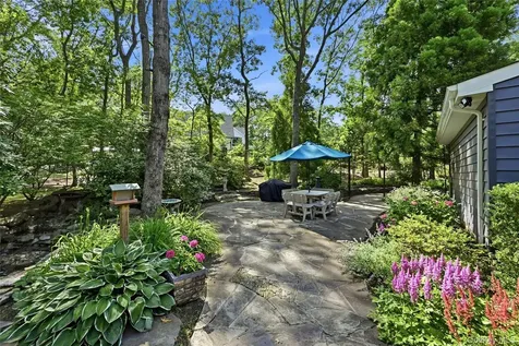 18 Nicole Court Manorville NY 11949