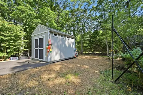 18 Nicole Court Manorville NY 11949