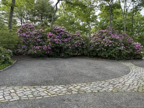 18 Nicole Court Manorville NY 11949