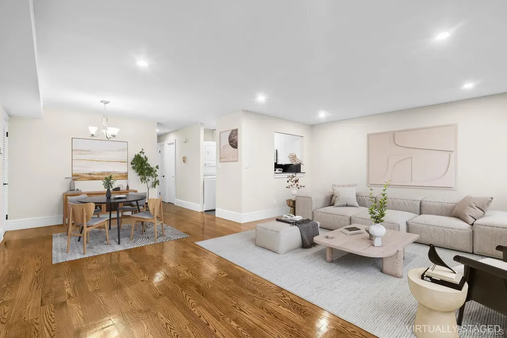 739 Chestnut Street Cedarhurst NY 11516