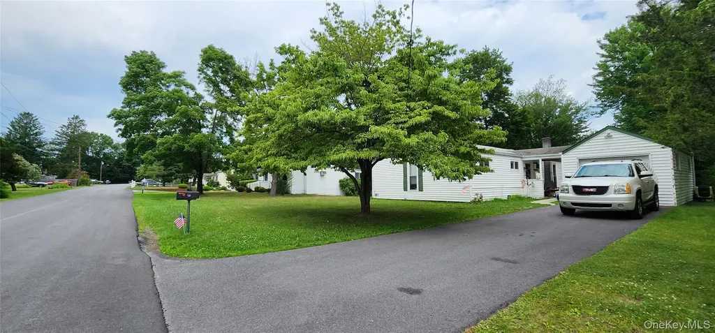 48 Gleason Boulevard Pleasant Valley NY 12569