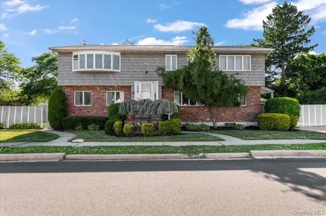 13 N Peach Street Bethpage NY 11714