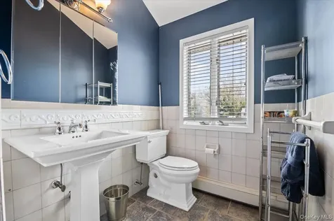 13 N Peach Street Bethpage NY 11714