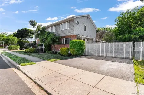 13 N Peach Street Bethpage NY 11714