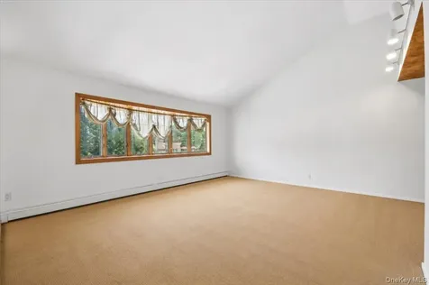 13 N Peach Street Bethpage NY 11714