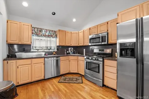 13 N Peach Street Bethpage NY 11714