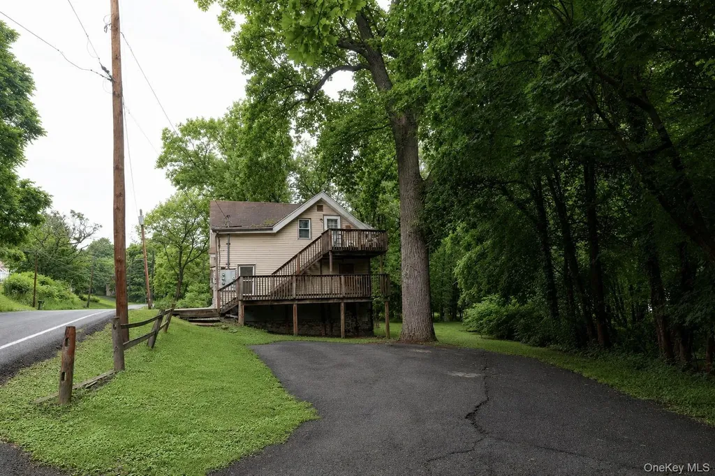 17 Clove Road Salisbury Mills NY 12577