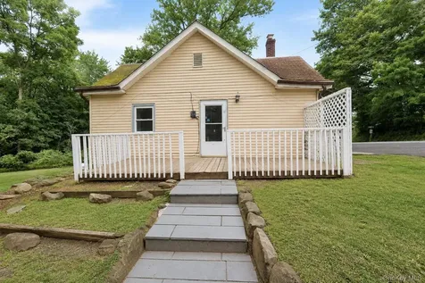 17 Clove Road Salisbury Mills NY 12577
