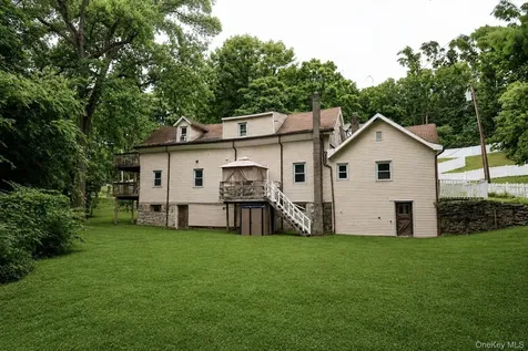 17 Clove Road Salisbury Mills NY 12577