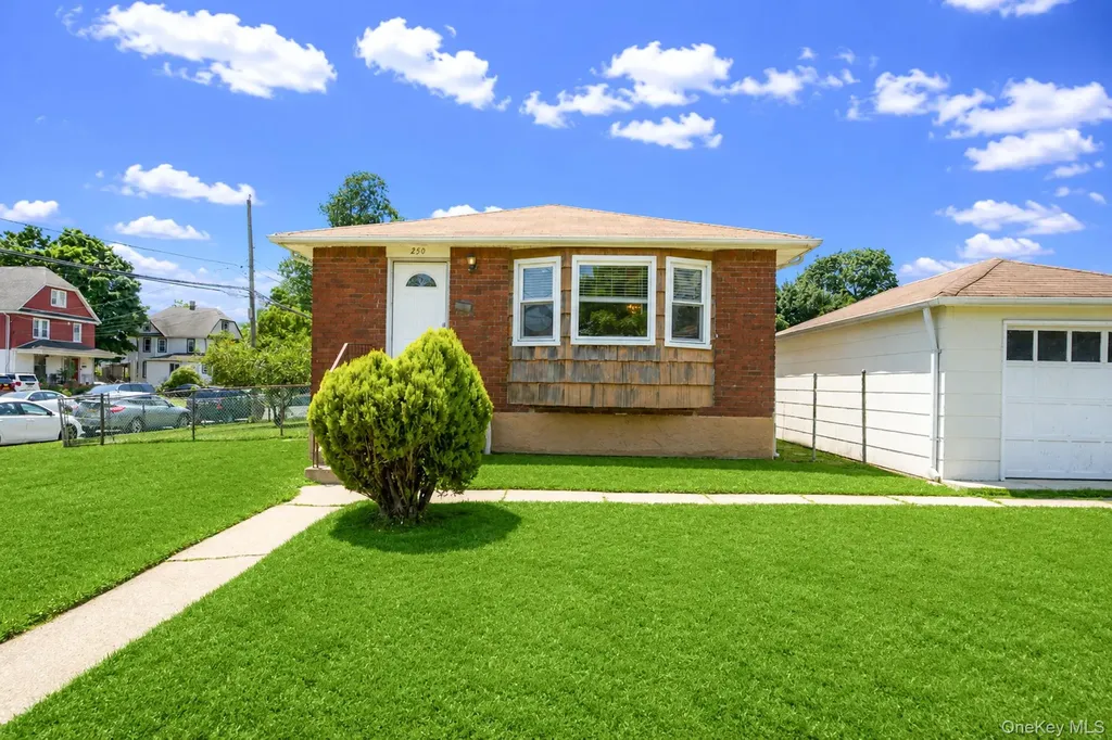 250 Church Street Freeport NY 11520