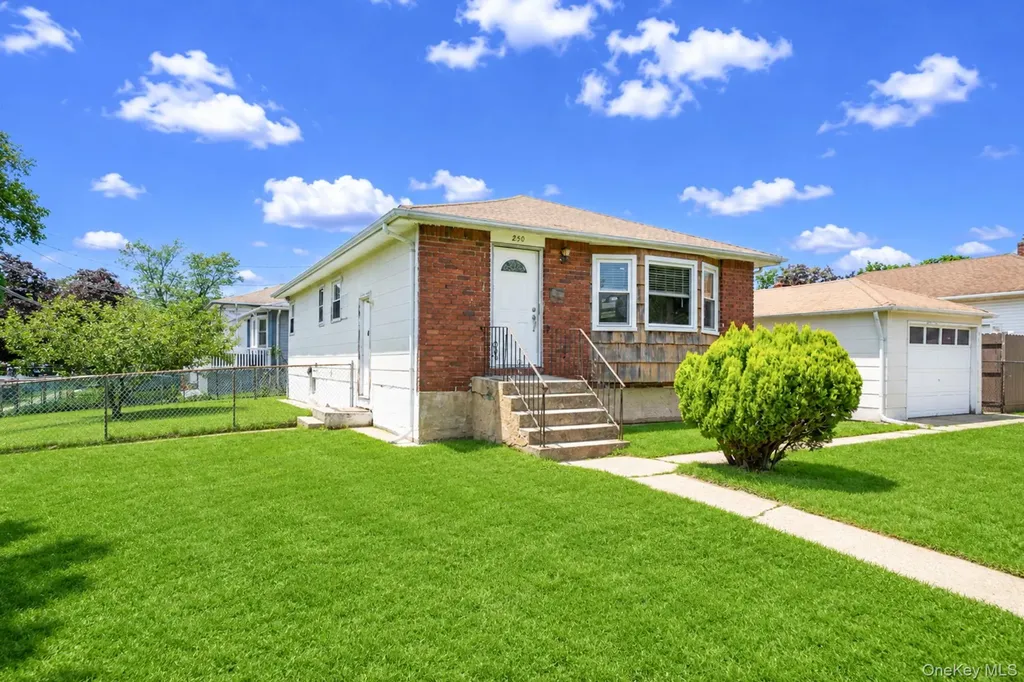 250 Church Street Freeport NY 11520