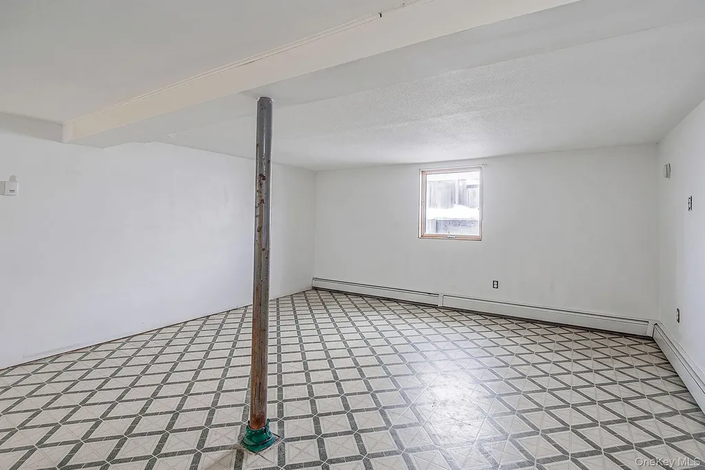 250 Church Street Freeport NY 11520